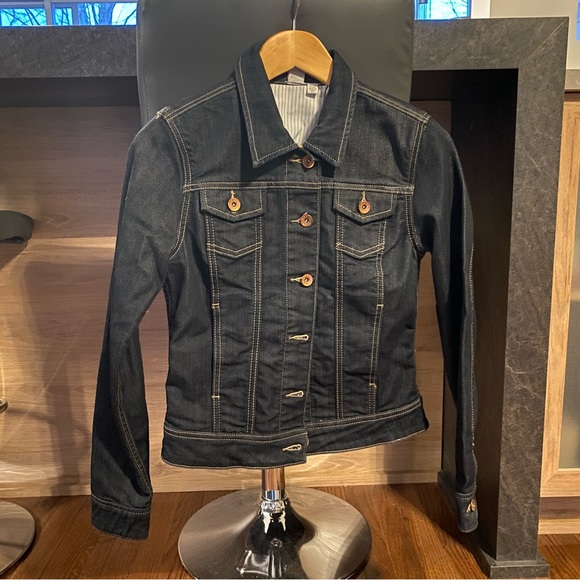Jean jacket - Picture 1 of 6